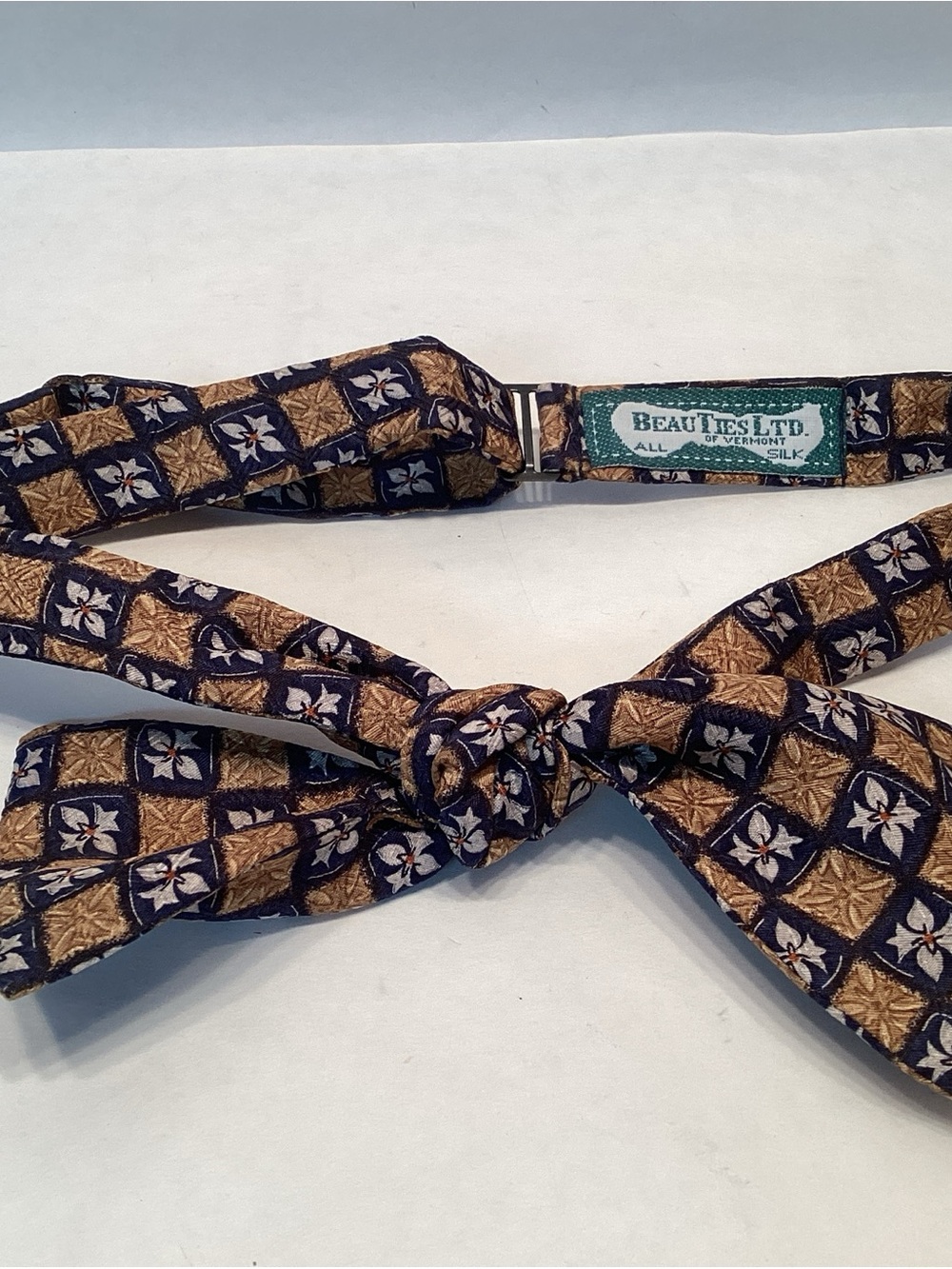 Beau Ties Ltd. Of Vermont Silk Bow Tie Tie Harlequin Check Design Excellent